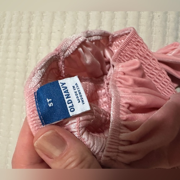 OLD NAVY GIRLS VELVET PINK DRESS - SIZE 5 - Picture 6 of 6